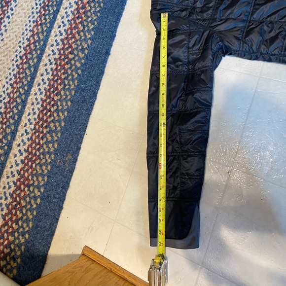 Cabela’s Lightweight Puffer/Windbreaker Black Jacket with Magenta Trim! Medium! - Picture 7 of 15